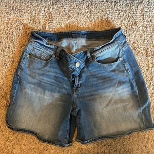 Maurice’s jean shorts. Size 18